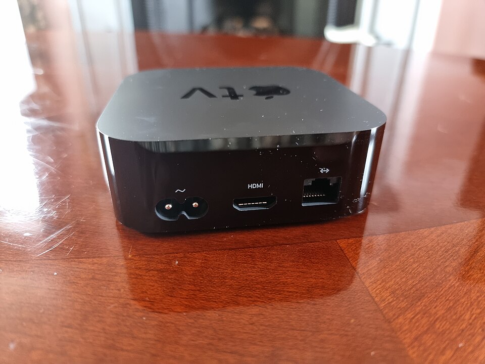 Streamingbox ansluten till tv redo för bästa iptv appen