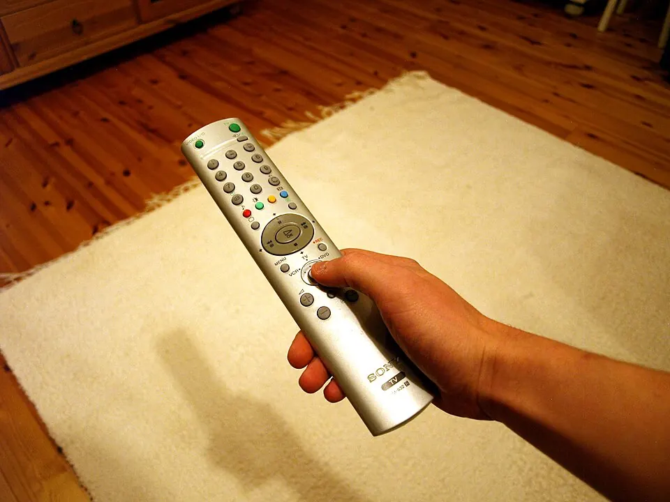 Fjärrkontroll används för att styra gse smart iptv pro på tv